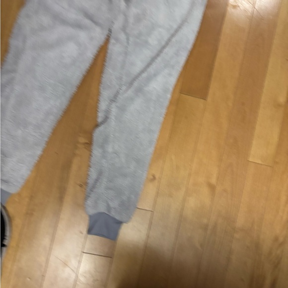 NWT two piece soft PJ. Xs - Picture 4 of 5